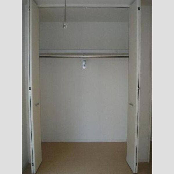 クレベール 1階洋室クローゼット