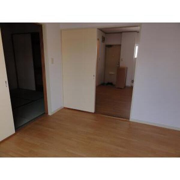 エステートピア原4 リビング