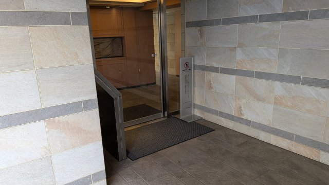 プラウド海老名 エントランス