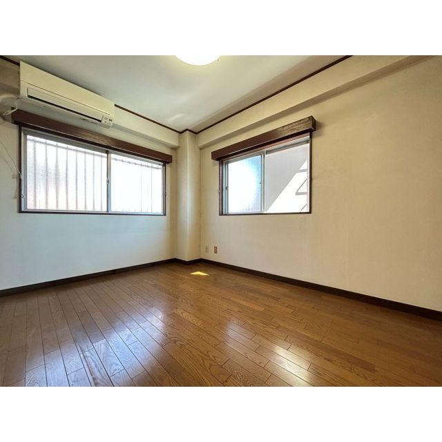 吉川マンション301号室 洋室6帖
