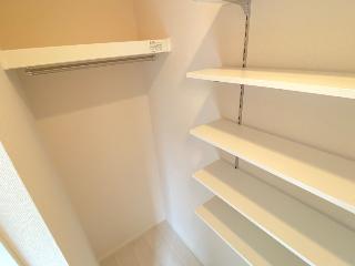 マノワールⅢ クローゼット