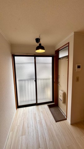 Rooms北新宿 玄関