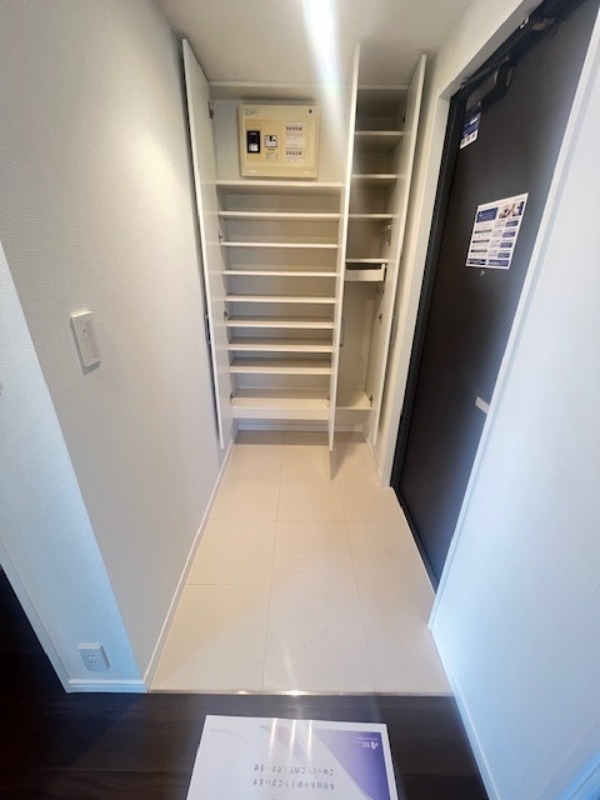 レジディアタワー中目黒14階 玄関