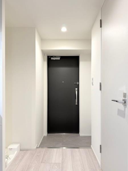 エレミ本蓮沼1階 玄関