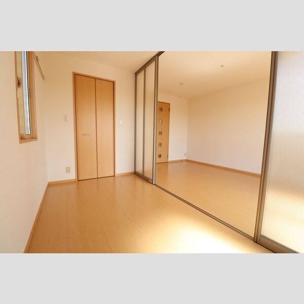 サニーフラット103号室 洋室(4帖)