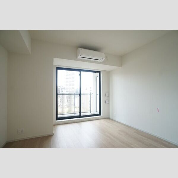 プライムメゾン亀戸801号室 白を基調とした明るい室内