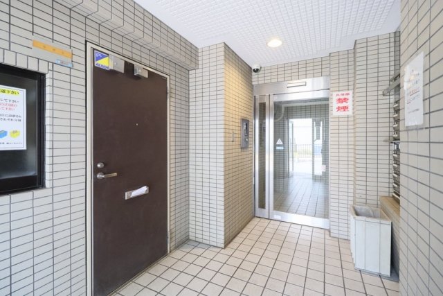 フェルテロアール祐天寺6階 エントランス