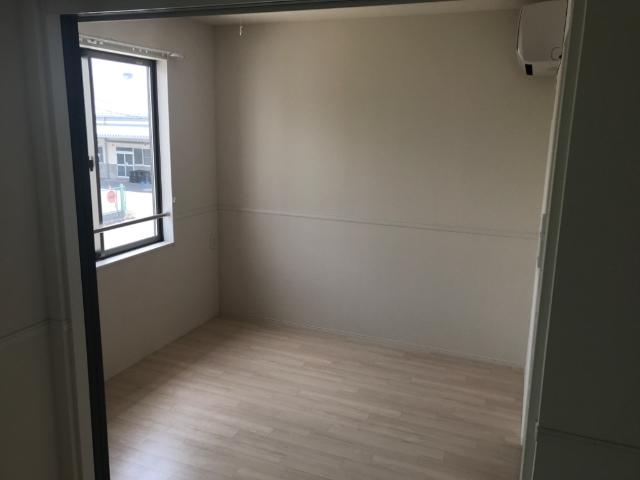 モデスト・ヴィラ 洋室