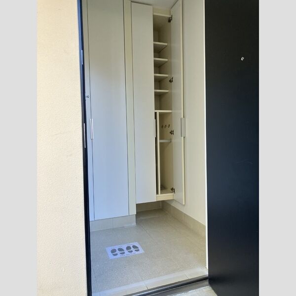 SUCCEED GARDEN　AA-2号室 玄関