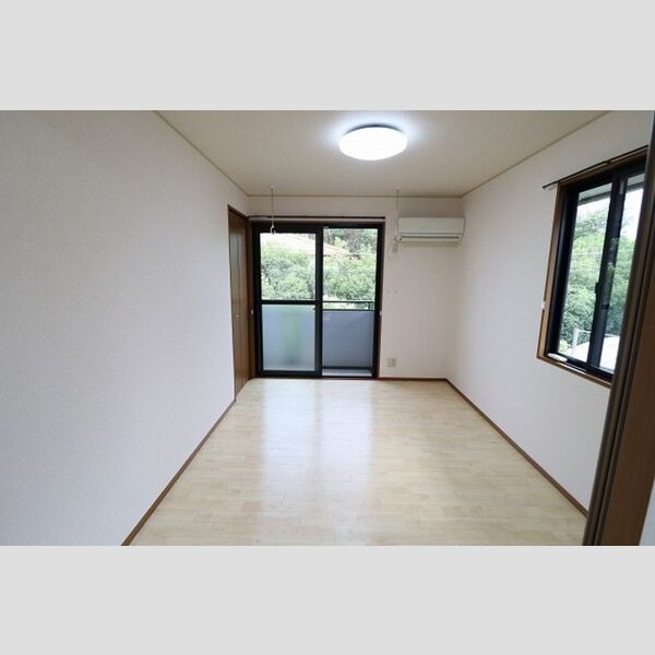 スマイルコート　3番館202号室 南側洋室