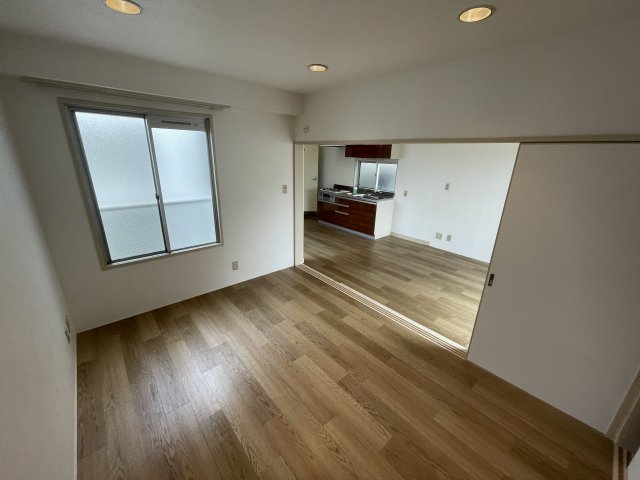 302号室