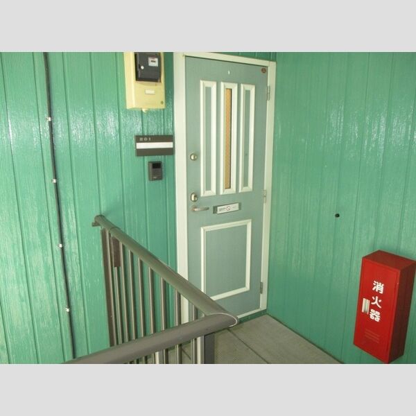 グリーンコート貝塚 2号館 玄関