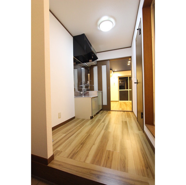 パインウェイブ104号室 玄関