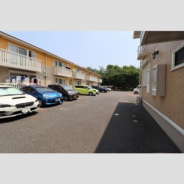 オベルジーヌ　B202号室 駐車場