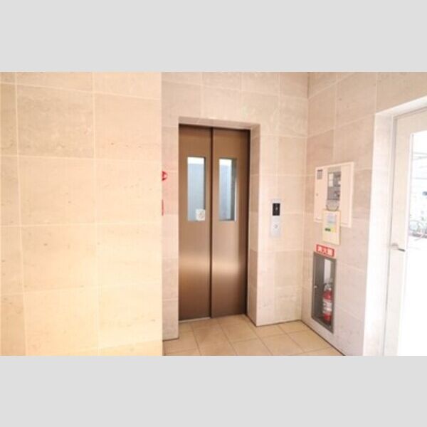 リュージュ エレベーター