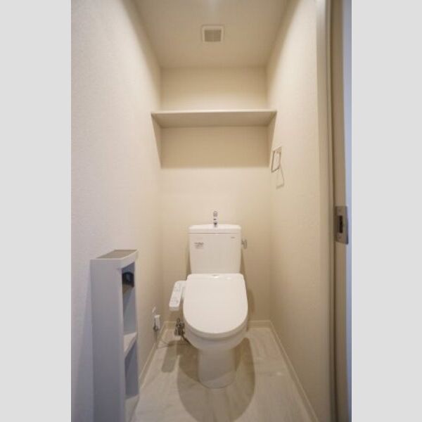 Bequem3201号室 温水洗浄便座♪上部に収納棚有り