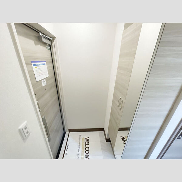 D-ROOM八幡町105号室 玄関