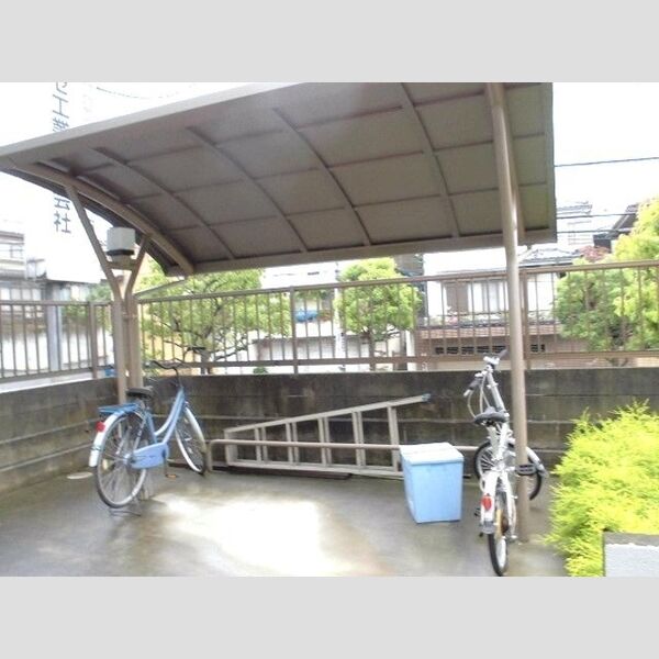 サンヒルズ・サクラ203号室 駐輪場