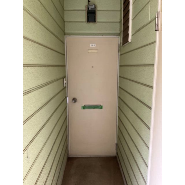 シャトー青葉 玄関