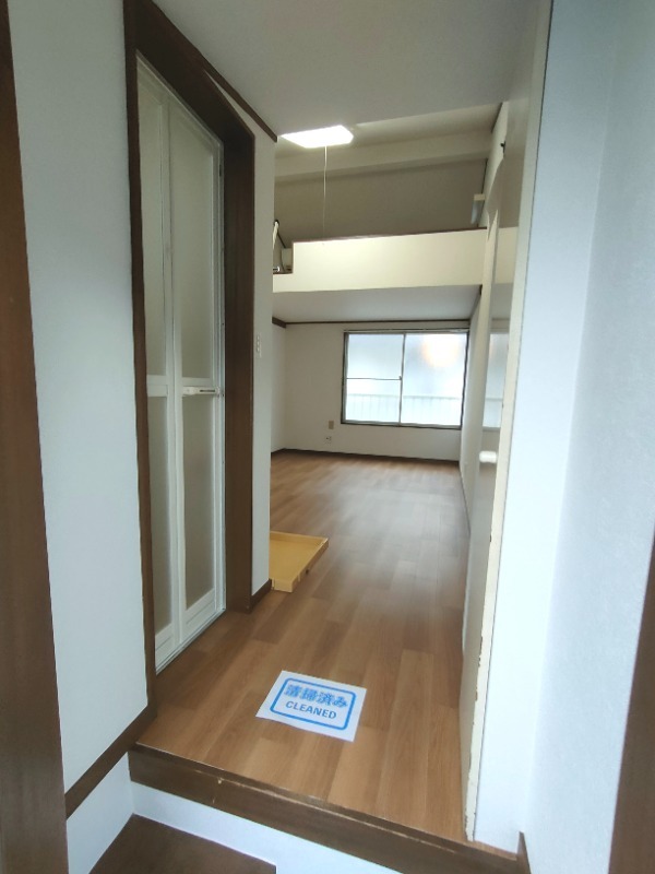 クロノス小平North2階 玄関