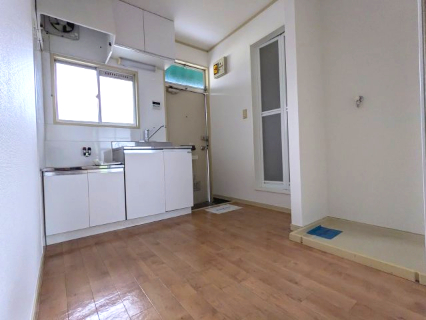 レピュート本八幡 リビング