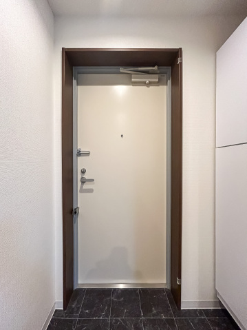 スカイラシクラス平和台102号室 玄関