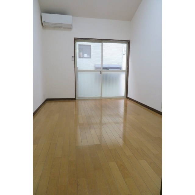 フロンティア 内観