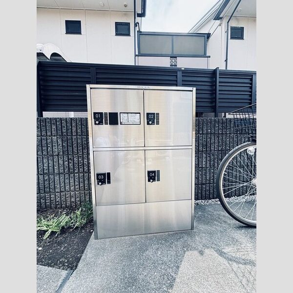 リアン 宅配ボックス