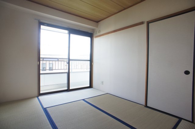 ウインド志津0111号室 きれいな和室です