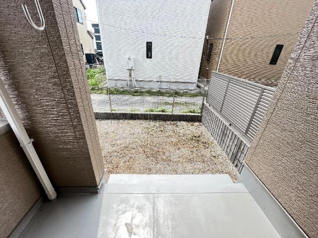ユニヴァリィ　コンフォート00102号室 テラス