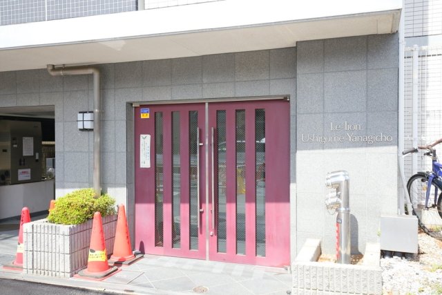 Le-lion牛込柳町3階 エントランス