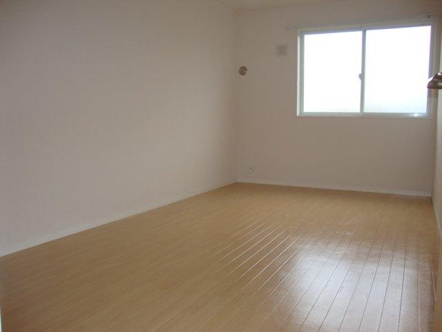 ウイングコート 室内（イメージ）