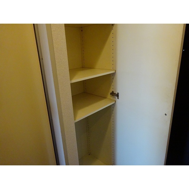 グローリア初穂椎名町0507号室 内観