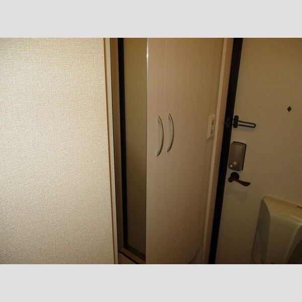 リヴェール205号室 シューズボックス