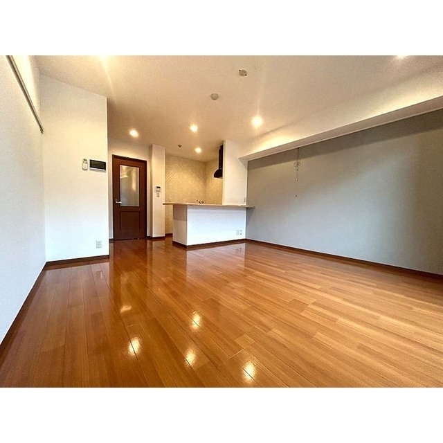 ベルデカーサ日吉102号室 南向き陽当たり良好なお部屋です