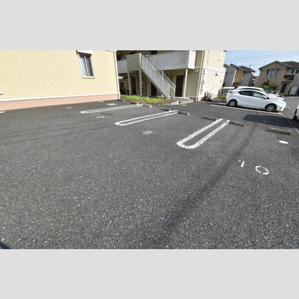 クレール四季彩の丘　弐番館103号室 駐車場
