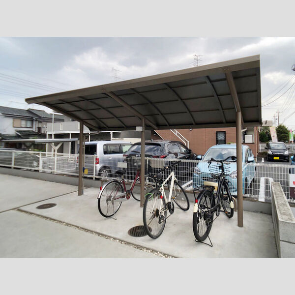 利根レジデンス 駐輪場