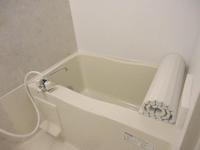 アンビシャス千葉城前301号室 バス