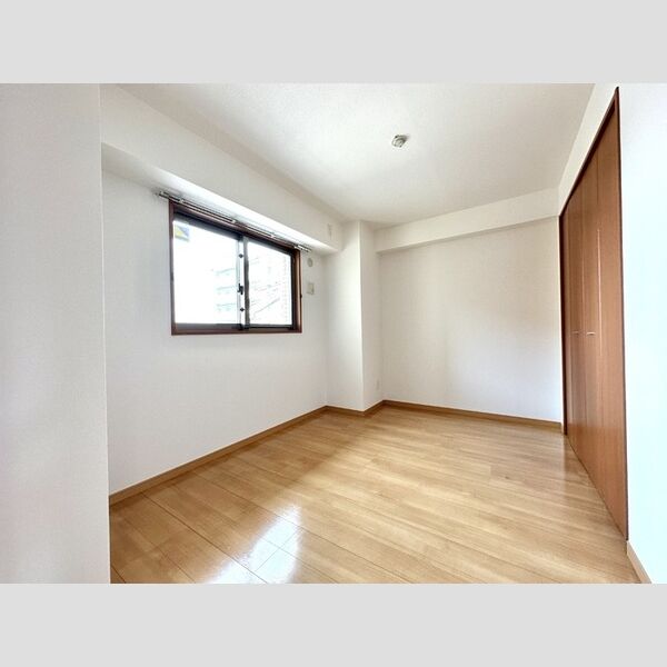 サンピタリア東船橋301号室 西側洋室