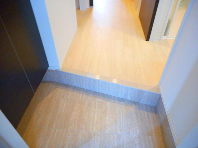 ビオラ・宮町301号室 玄関