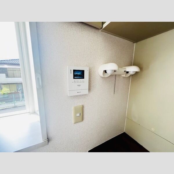 ハイムカメリア115号室 モニター付きインターホン