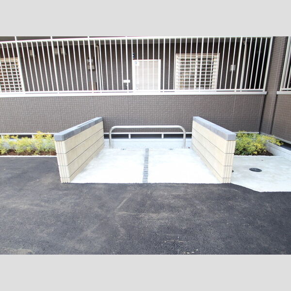 ファームサイドヒル キタノ バイク置場