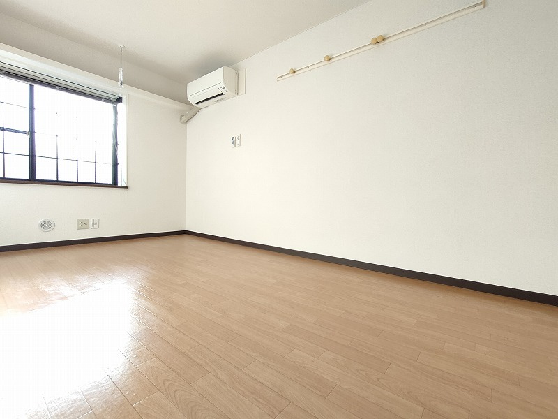 シャンブル綾瀬Ｅ リビング