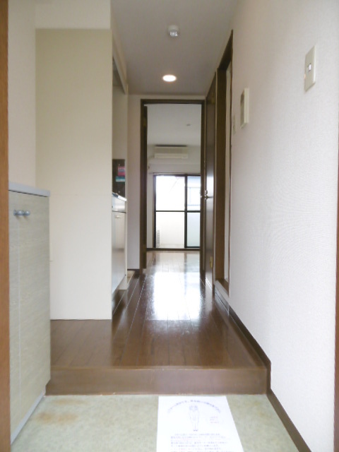 Ｂｉｇ　Ｔｈｒｏｕｇｈ0216号室 玄関