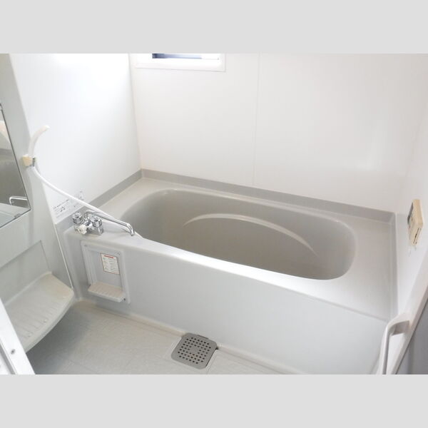 ロイヤルクレッセント西登戸305号室 バス