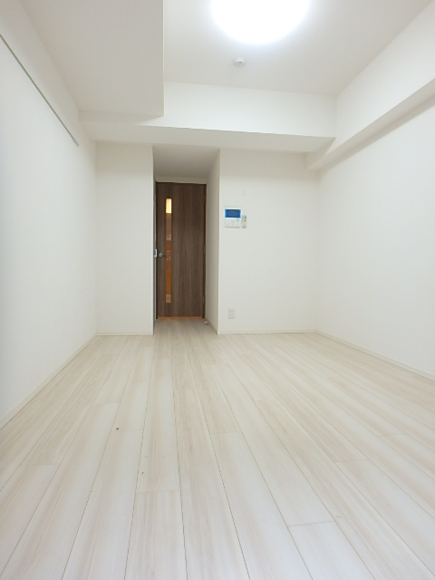 ガーラ横濱関内グランドステージ9階 ホワイトフローリングの明るいお部屋です！