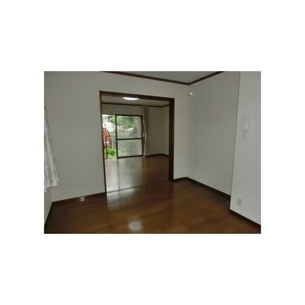 柏市酒井根3丁目貸家 リビング