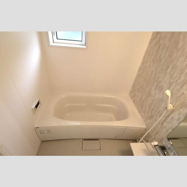 メゾンドシェリール102号室 一坪風呂