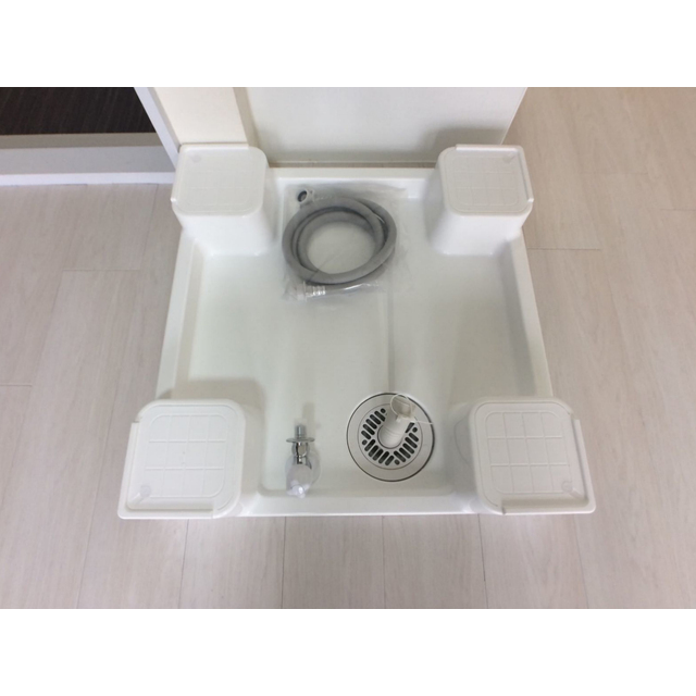 スリーパインズ204号室 内観