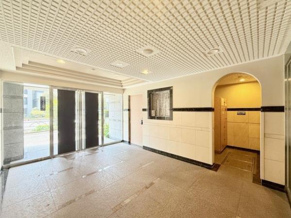 エコロジー白山レジデンス5階 エントランス